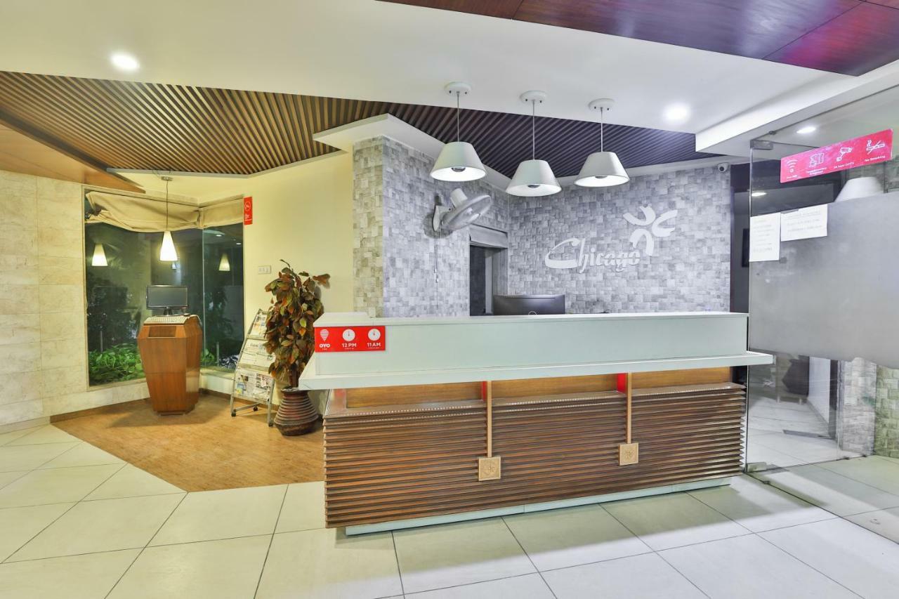 Hotel Chicago Ahmedabad Bagian luar foto