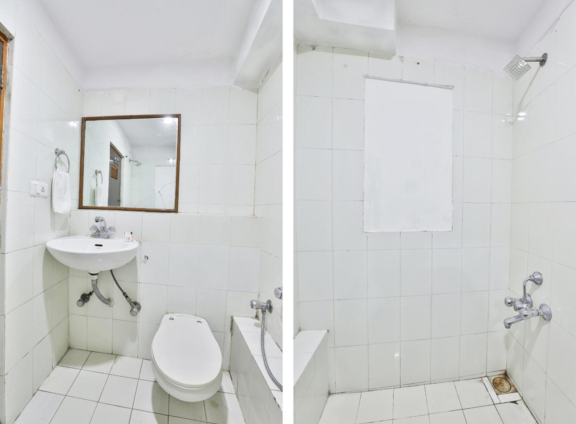 Hotel Chicago Ahmedabad Bagian luar foto