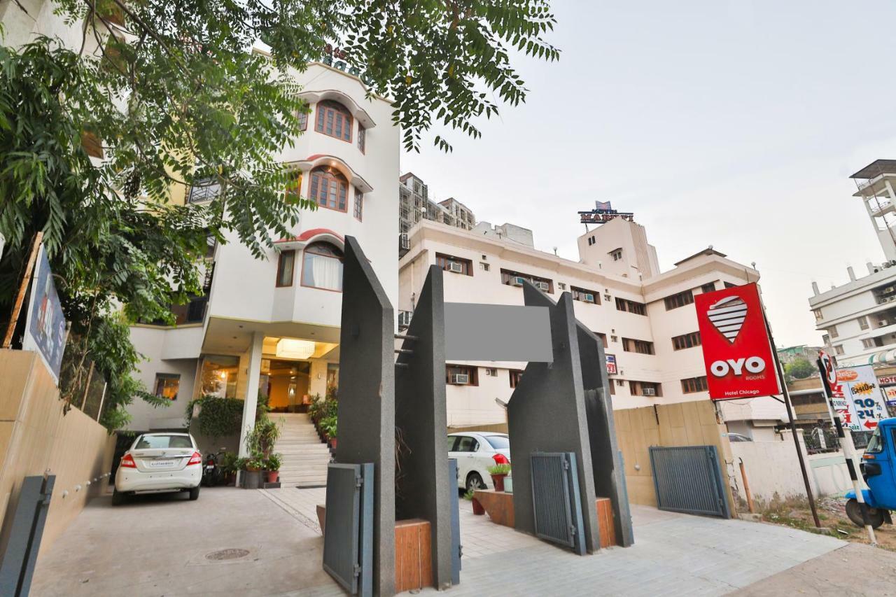 Hotel Chicago Ahmedabad Bagian luar foto
